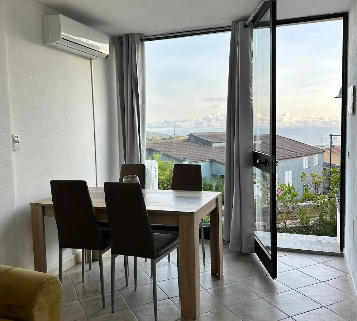 Trinità dʼAgultu Casa Vacanze L'Onda דירה